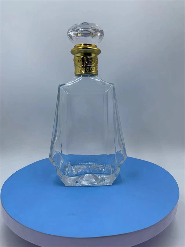 晶白料玻璃酒瓶定制 晶白料玻璃酒瓶定制